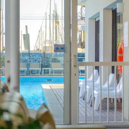 古丽塔酒店 3* 里乔内