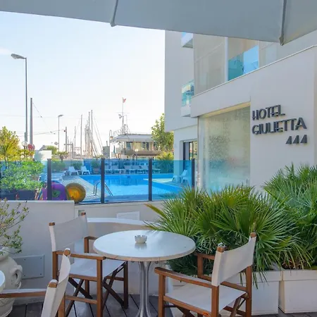 古丽塔酒店 3* 里乔内